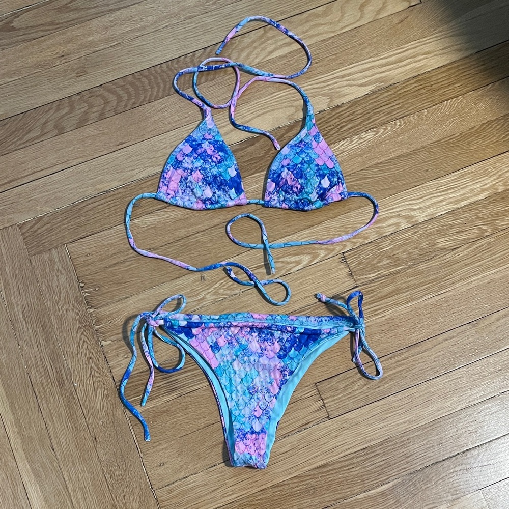 Zaful Light Blue Ribbed Bikini Top and Bottom with Pink Details